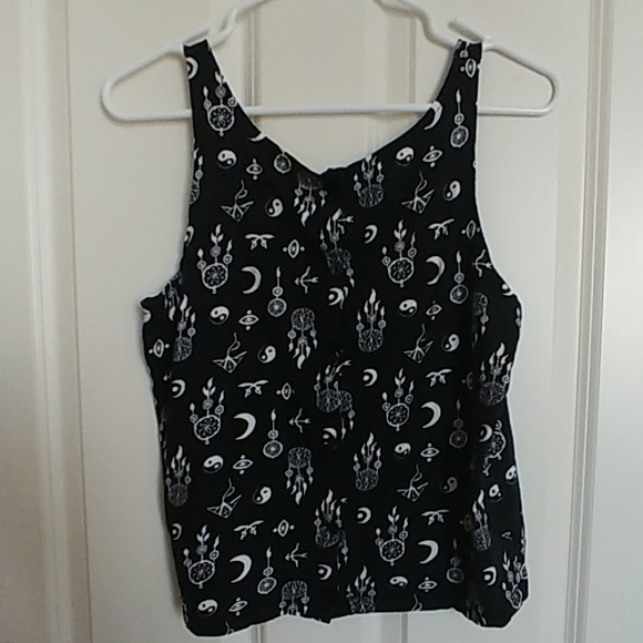 Black patterned top - Picture 2 of 3